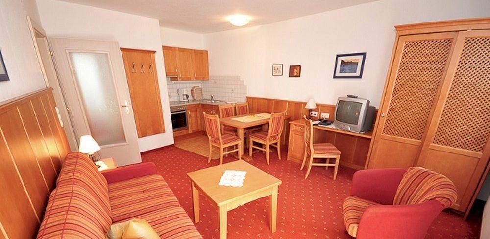 Apart Hotel Garni Strasser Zell am Ziller Esterno foto
