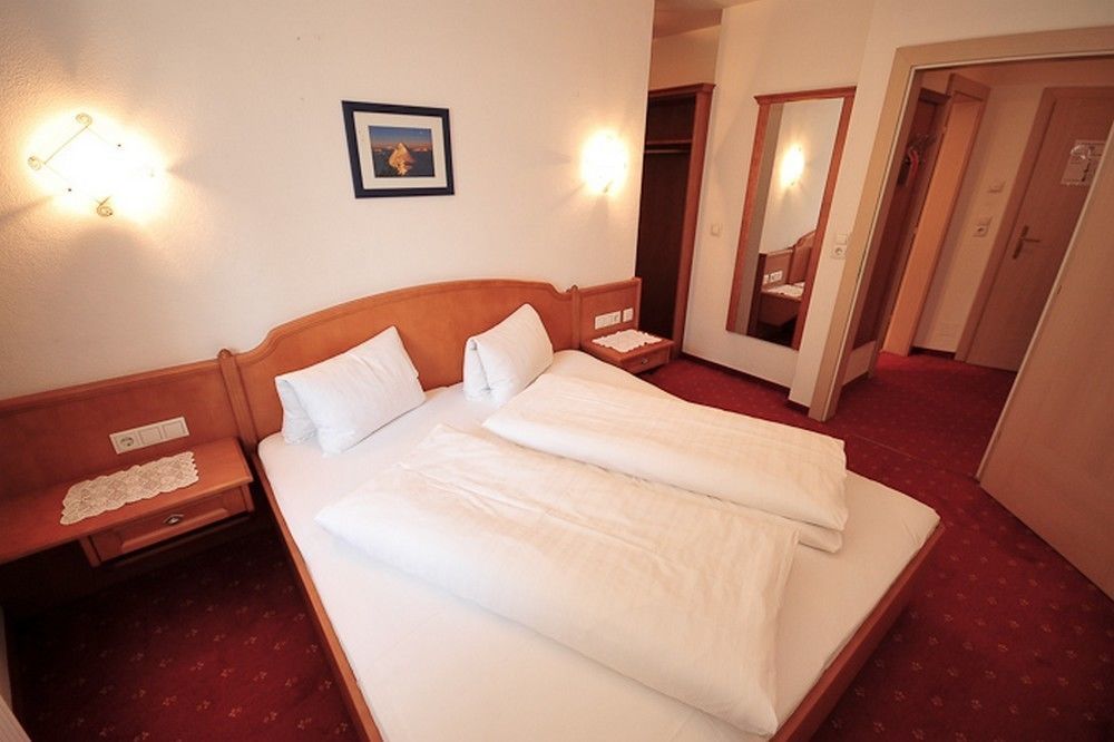 Apart Hotel Garni Strasser Zell am Ziller Esterno foto