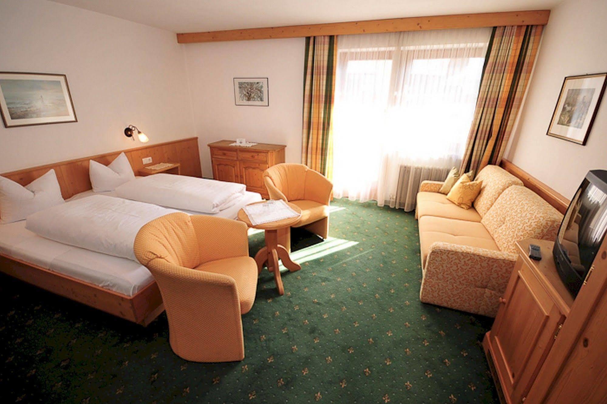 Apart Hotel Garni Strasser Zell am Ziller Esterno foto