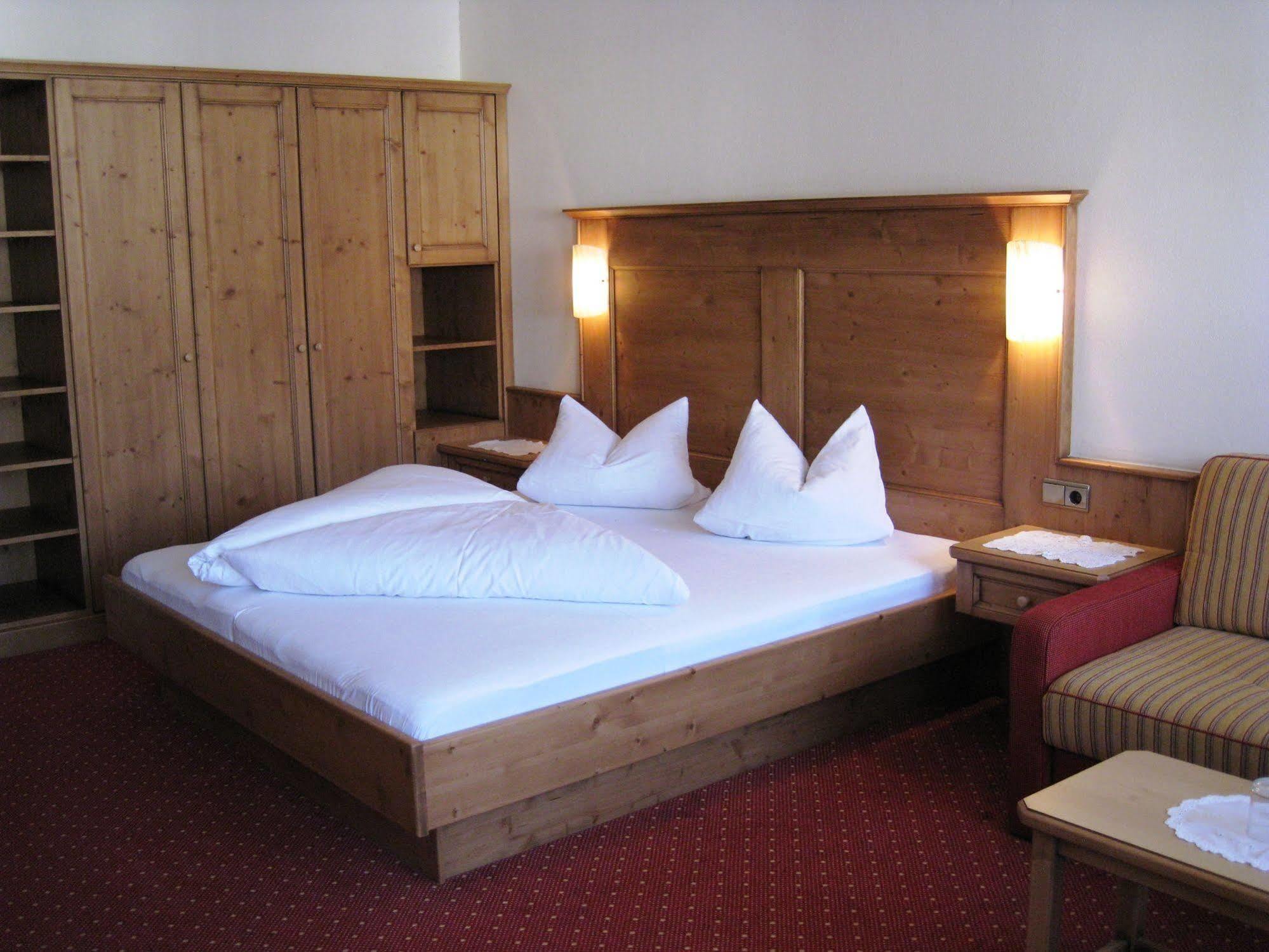 Apart Hotel Garni Strasser Zell am Ziller Esterno foto